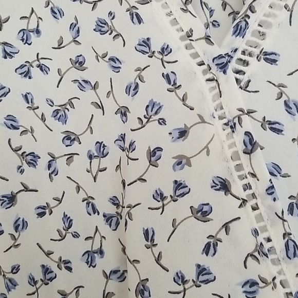 Spring Blouse - Picture 2 of 2